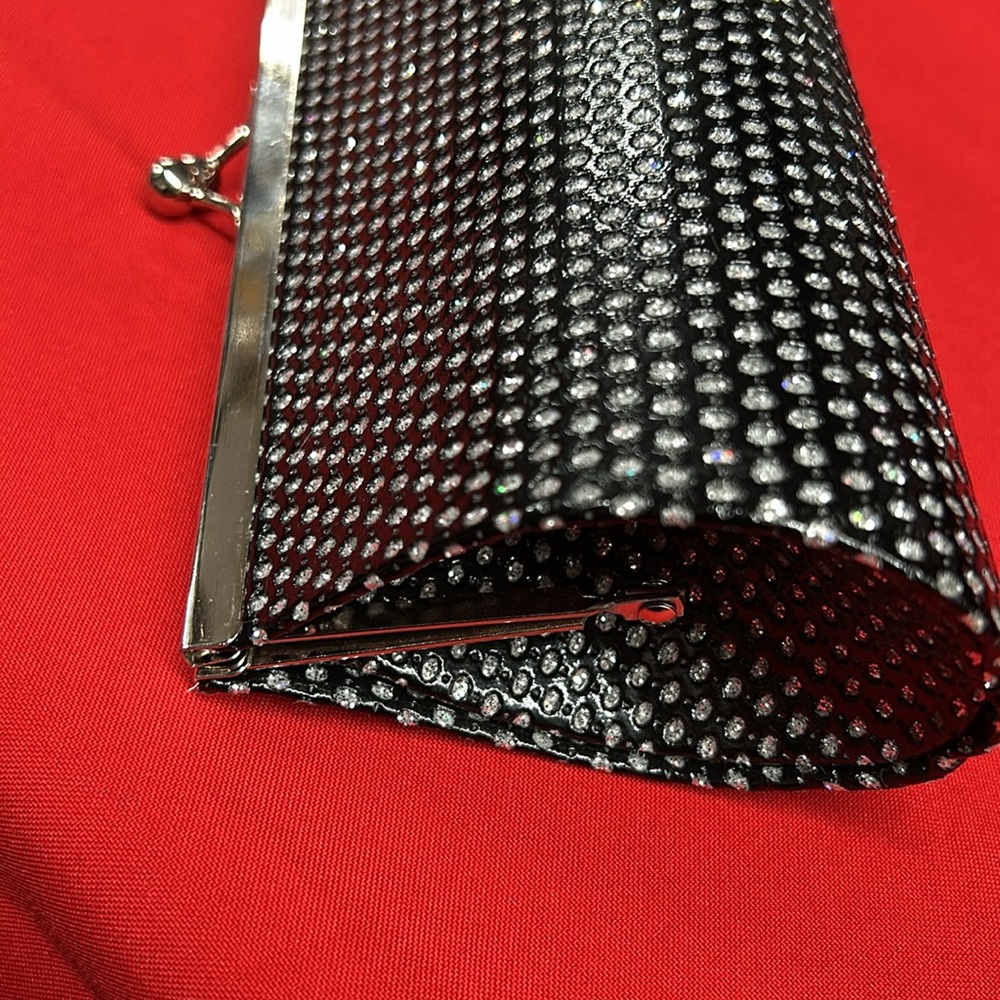 Purse - Picture 2 of 4